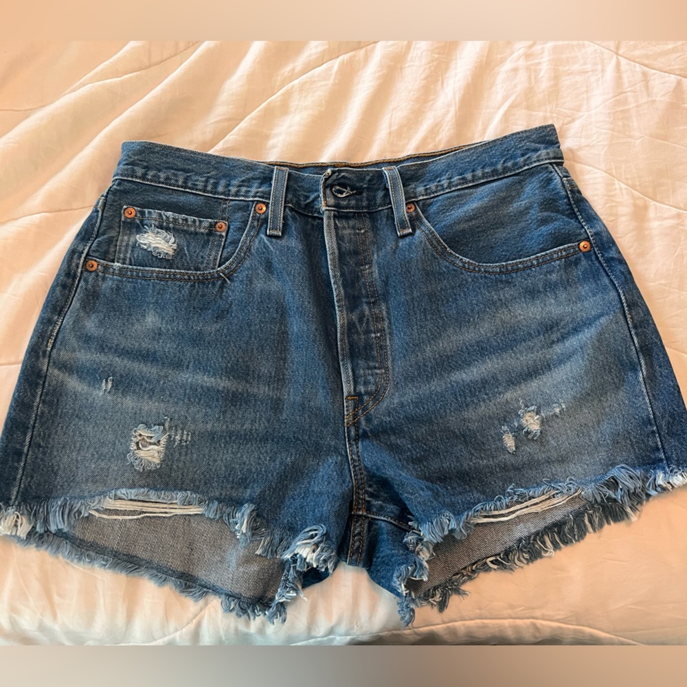 Levi 501 shorts size 31